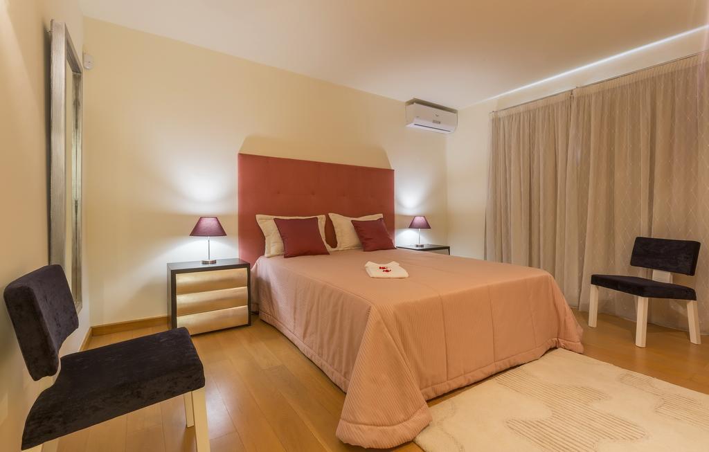 Villa Gardenia - Sea View, Wifi, Games Room Албуфейра Стая снимка